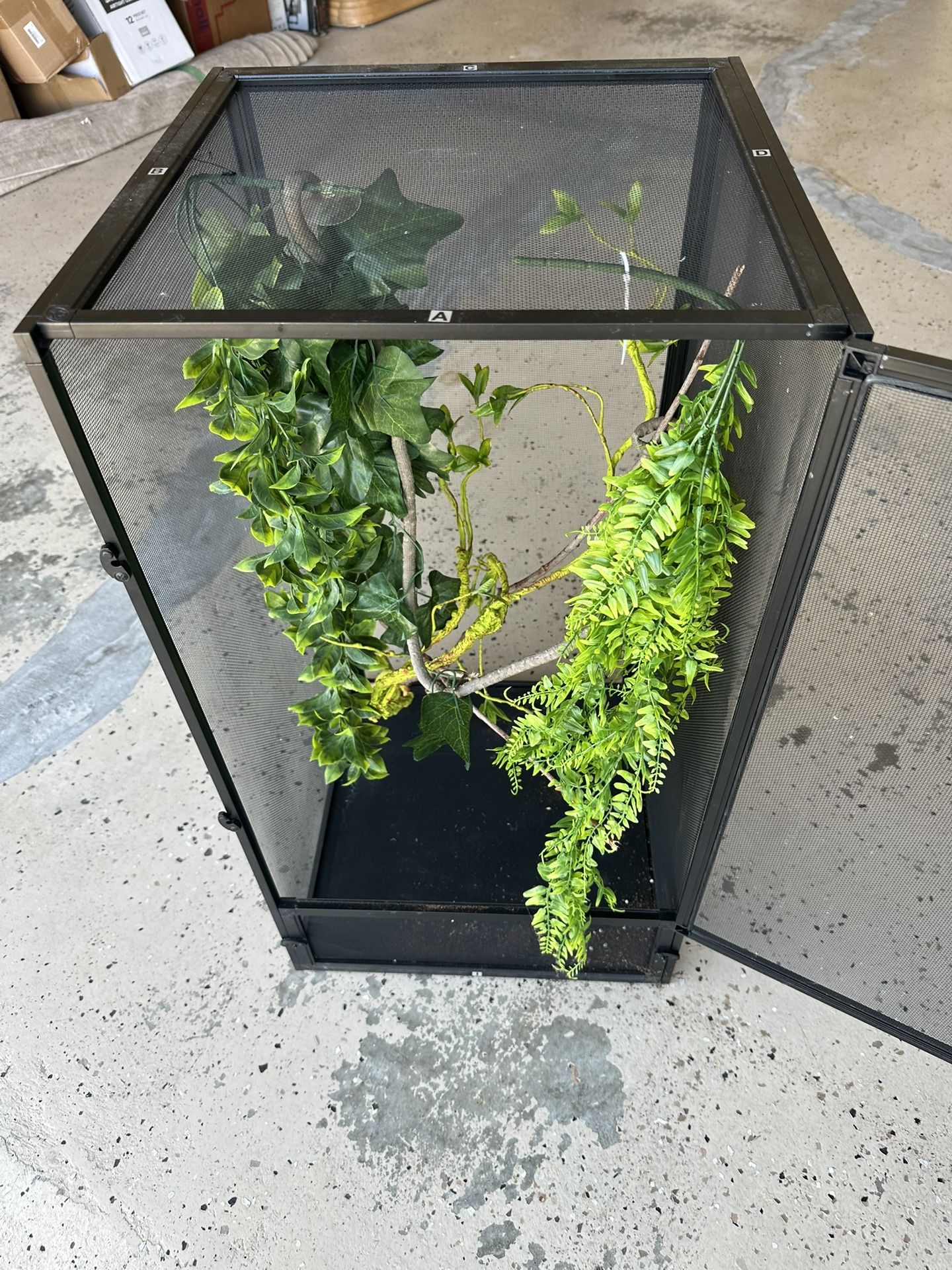 Chameleon Screen Cage New