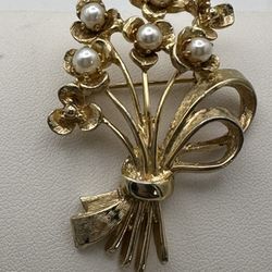 Vintage Gold Tone Faux Pearl Brooch Pin Bouquet Great Condition 