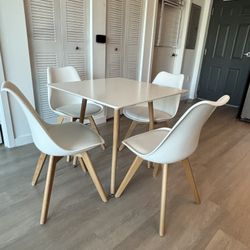 Modern Dining Table 