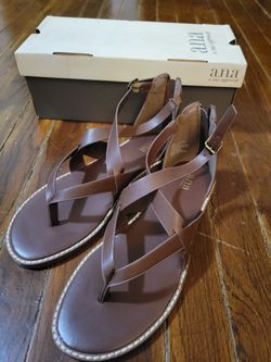 NEW Sandals 8.5
