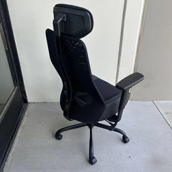 New In Box Premium Computer Mesh High Back Ergonomic Desk Chair With Tilt Lock Black Office Furniture 