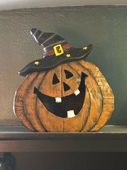 Battery Powered Jack-O-Lantern Halloween Pumpkin