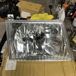 2001-2009 Mazda B Series B2300 B3000 RH Passenger Headlight