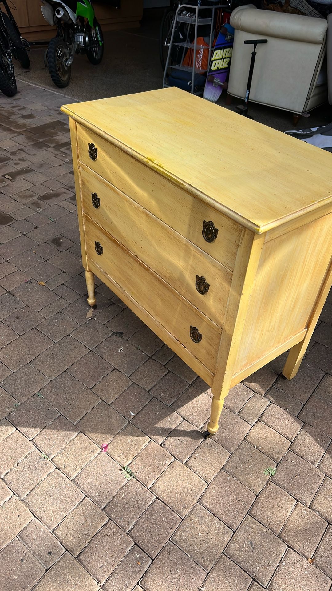 Dresser 