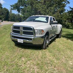 2016 Dodge Dully 4 By 4    We Lowered The Price To$39,000,the Truck Looks Like It Just Came Off The Showroom Floor
