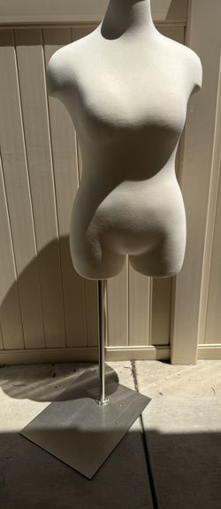 Plus Size Woman Mannequin