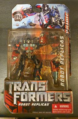 Hasbro Robot Replicas Transformers Optimus Prime Fully Poseable w/ Ion Blaster