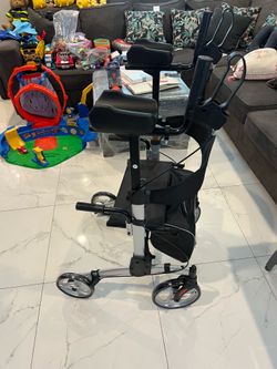 New up right walker rollator/chair new asking $100