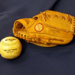 Woman Softball Glove