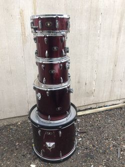 Tama drum set