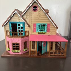 Li'l  Honeysuckle Hillside CottageWoodzeez