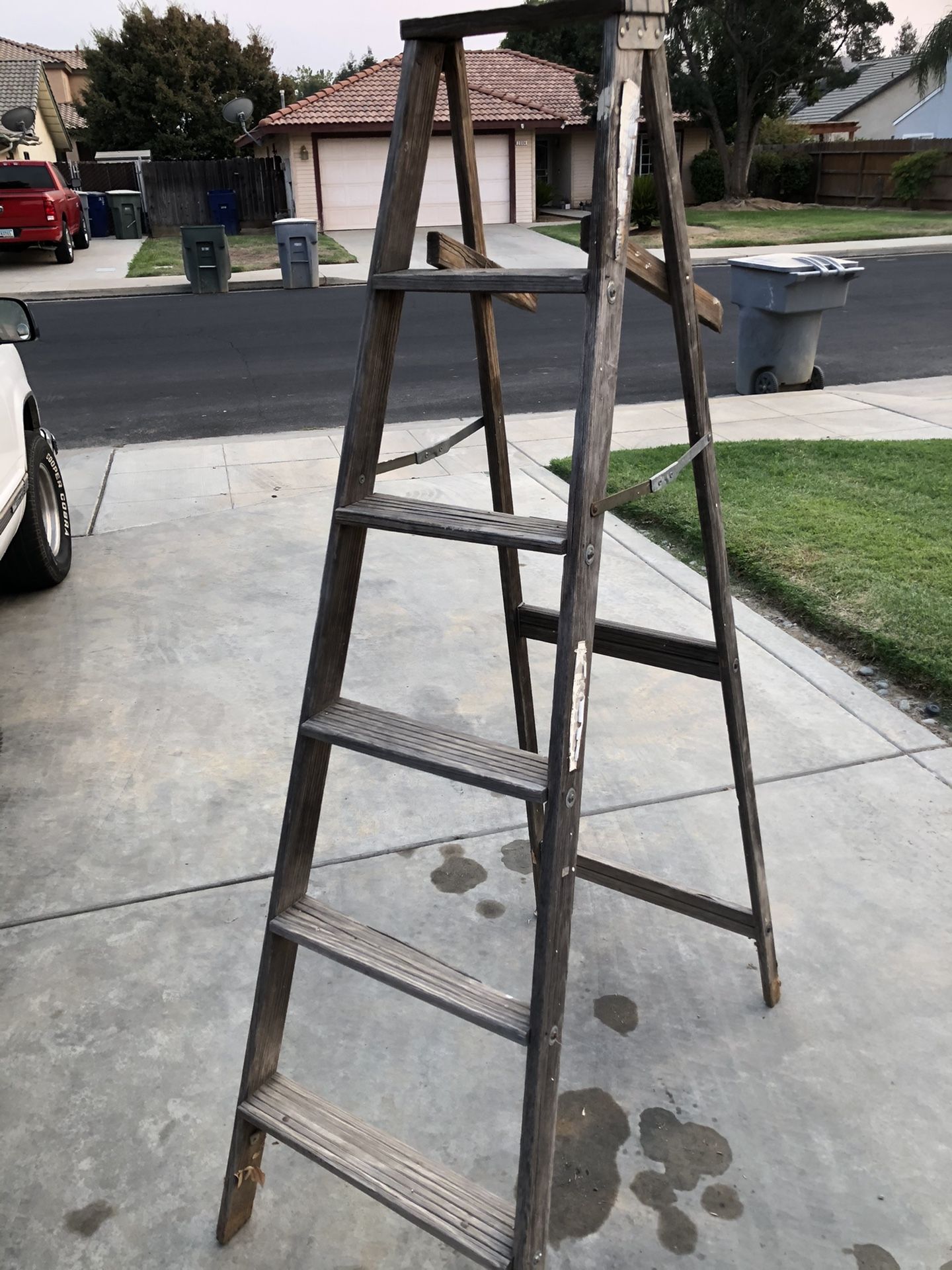 6ft wooden ladder