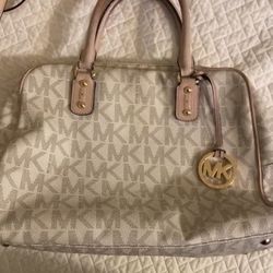 Previously ownMichael Kors Bag