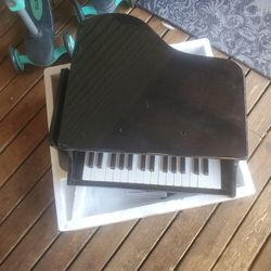 toddler piano 