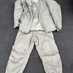 USGI Clothing Set ECW Gen III Level 7 for COLD WEATHER Military Clothing for Extreme Activities Cold Weather
