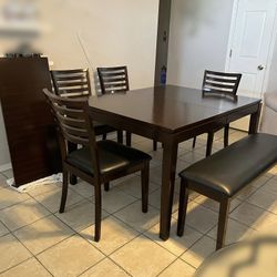 Extendable dining table with chairs and bench, solid wood, Great condition, Nothing wrong