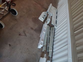 lots of blinds,colors,sizes