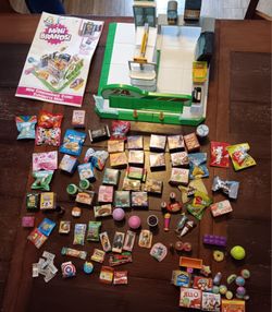 Mini Brands Store and Mini Brands Pieces and Shopkins