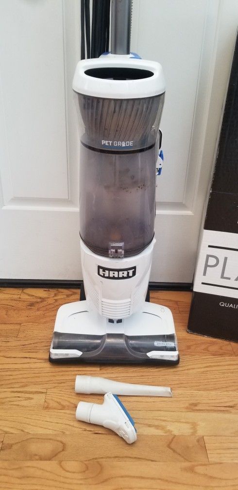 New VACUUM WITH ATTACHMENTS. , AMAZING POWER SUCES , WORKS EXCELLENT IN THE BOX