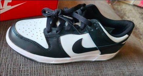 Nike Dunk Low panda 6.5Y