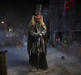 Home Accents Holiday 7 FT Grave & Bones Animated LED Guardian of the Gourds