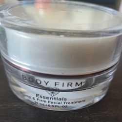The Body Firm
Essentials Plump & Firm Facial Treatment (new) SEALED 