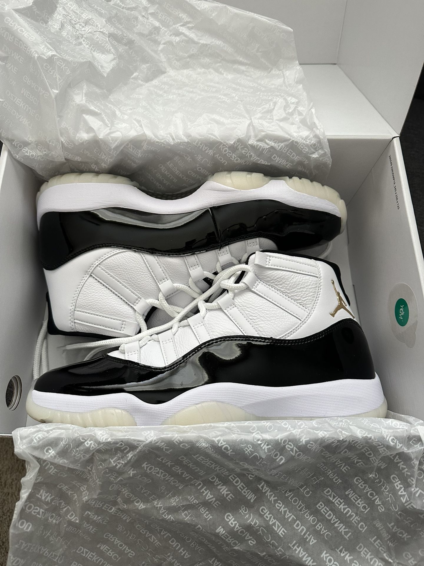 JORDAN 11 RETRO