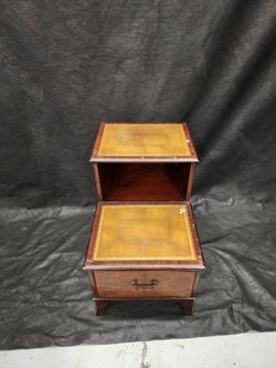 Vintage step lamp table