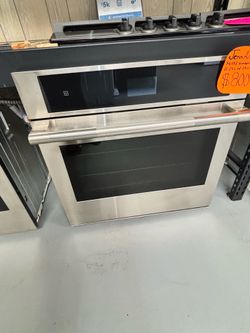 Wall oven