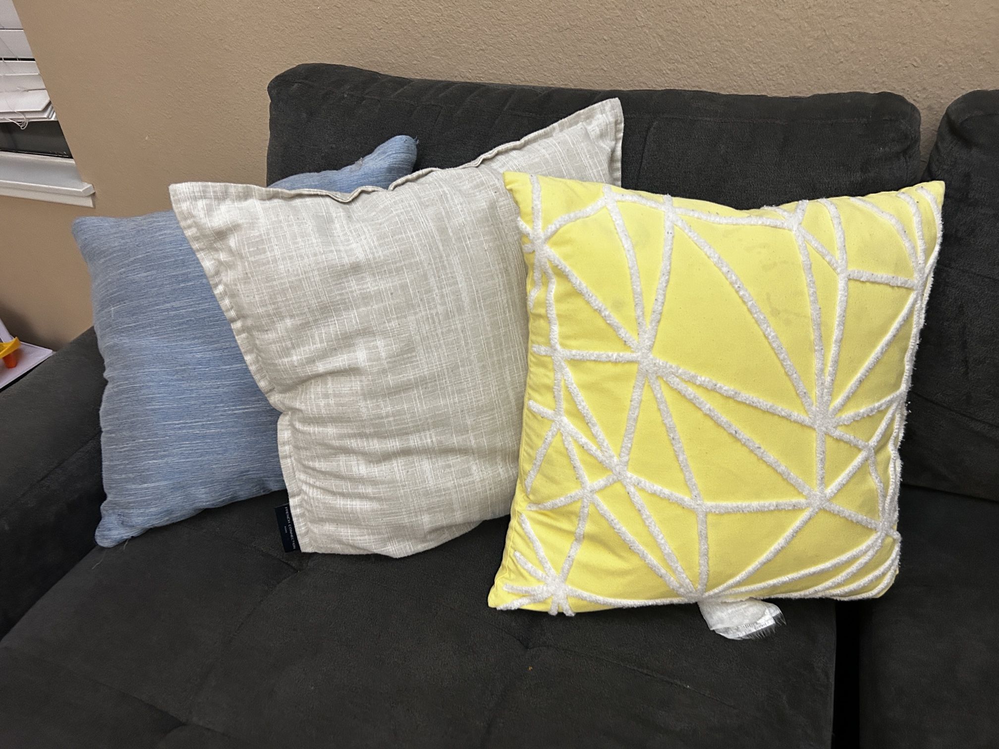 6 Couch Pillows
