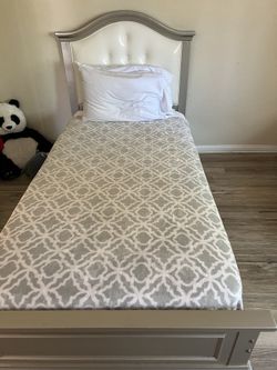 Double Twin Bed Like New