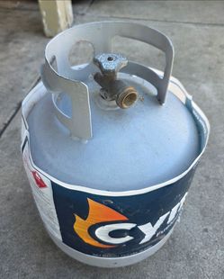 EMPTY PROPANE TANK