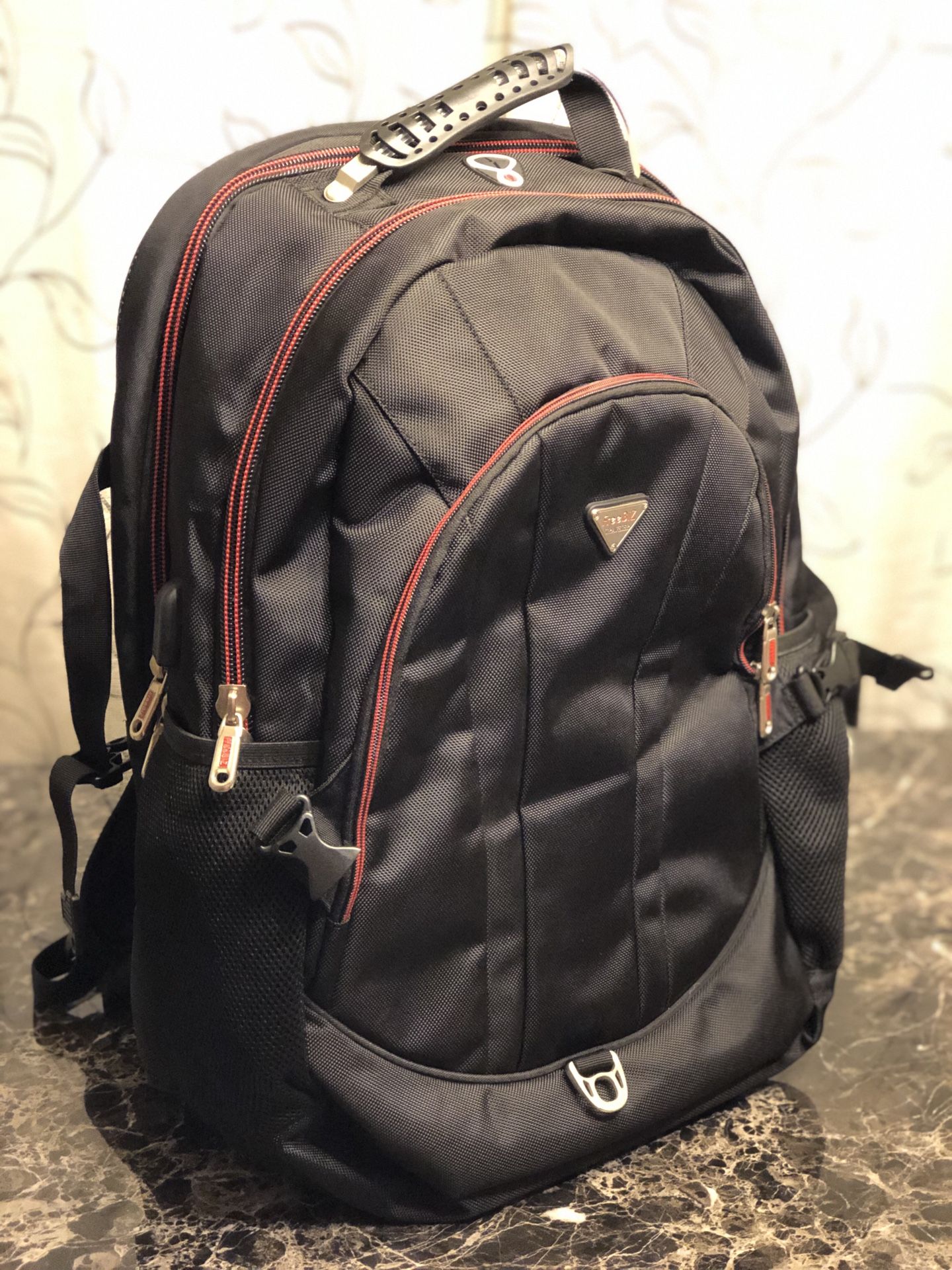 NEW FreeBiz 21 Inch High Laptop Backpack fits Under 19 Inch