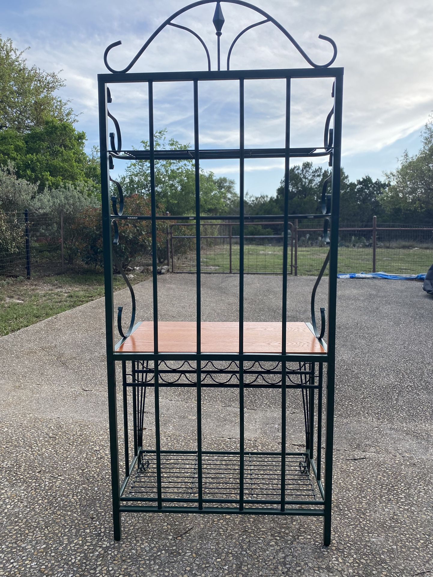Green Bakers Rack With Wine Holder