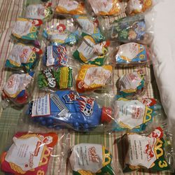 33 Kids Meal Toys
