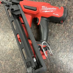 Milwaukee Finish Nail Gun 