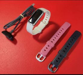 charge 2 Fitbit smartwatch fitness heart rate exercise tracker tracks sleep, heart rate fully charged tested and working perfect