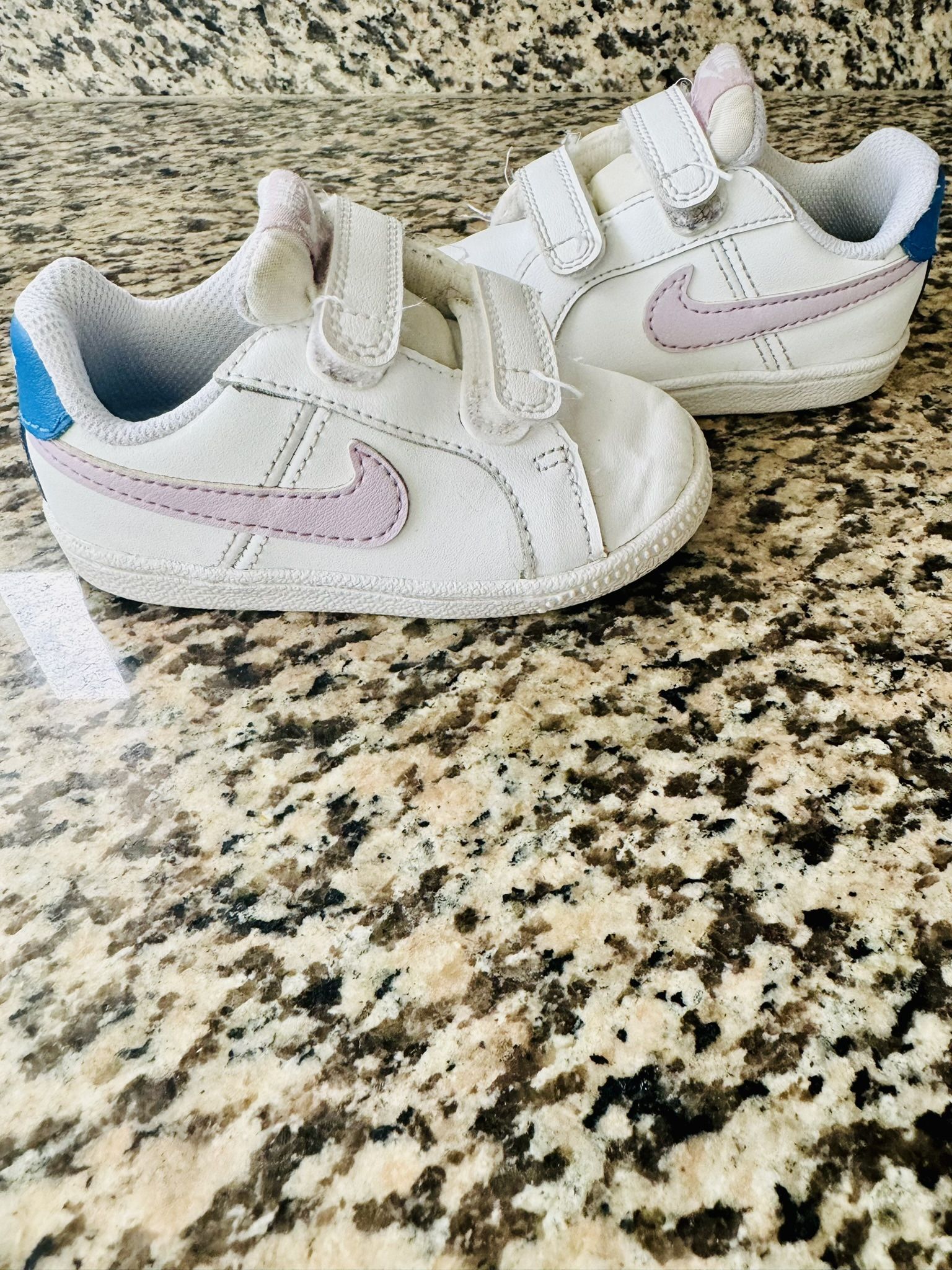 Toddler girls 6c Shoe 