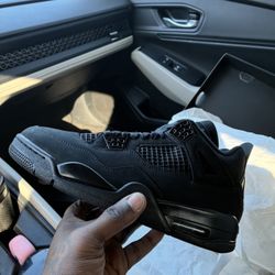 Jordan Black Cat 🐈‍⬛ Retro 4s  