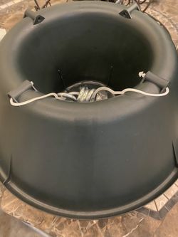 Holiday Time Fresh-Cut Christmas Tree Stand Hold Up To 80lbs(7.5Ft Tall Tree)NEW