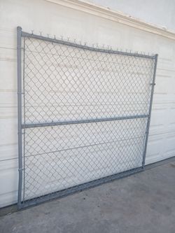 Chain link fence gate