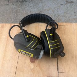 Ryobi Hearing Protection Earmuffs tek 4 battery edition