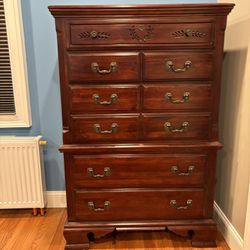Dresser. 1 Tall And 1 Long