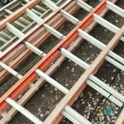 Lots Of 28 N 32ft Extension Ladders $269-349