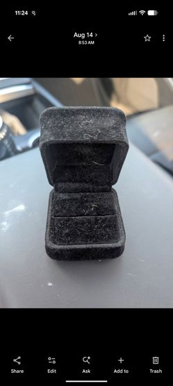 Ring box