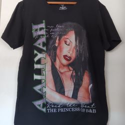 Aaliyah Tshirt Size Small