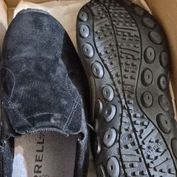 Men's shoes /MERRELL MOC  dual density brand new size 8 and 1/2