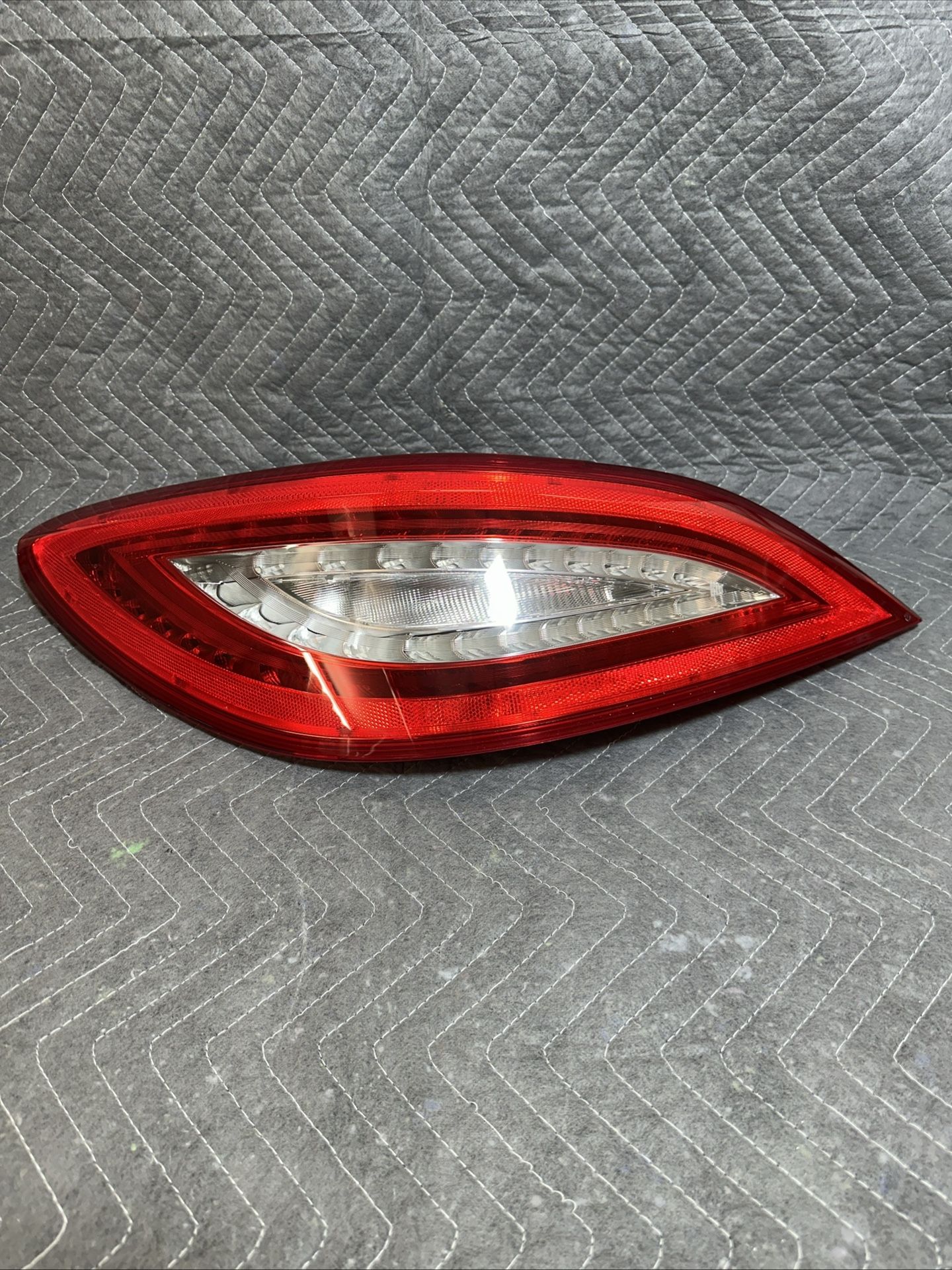 12-14 Mercedes CLS550 CLS63 LEFT SIDE LED TAIL LIGHT LAMP A218 906 03 58 Q02 OEM