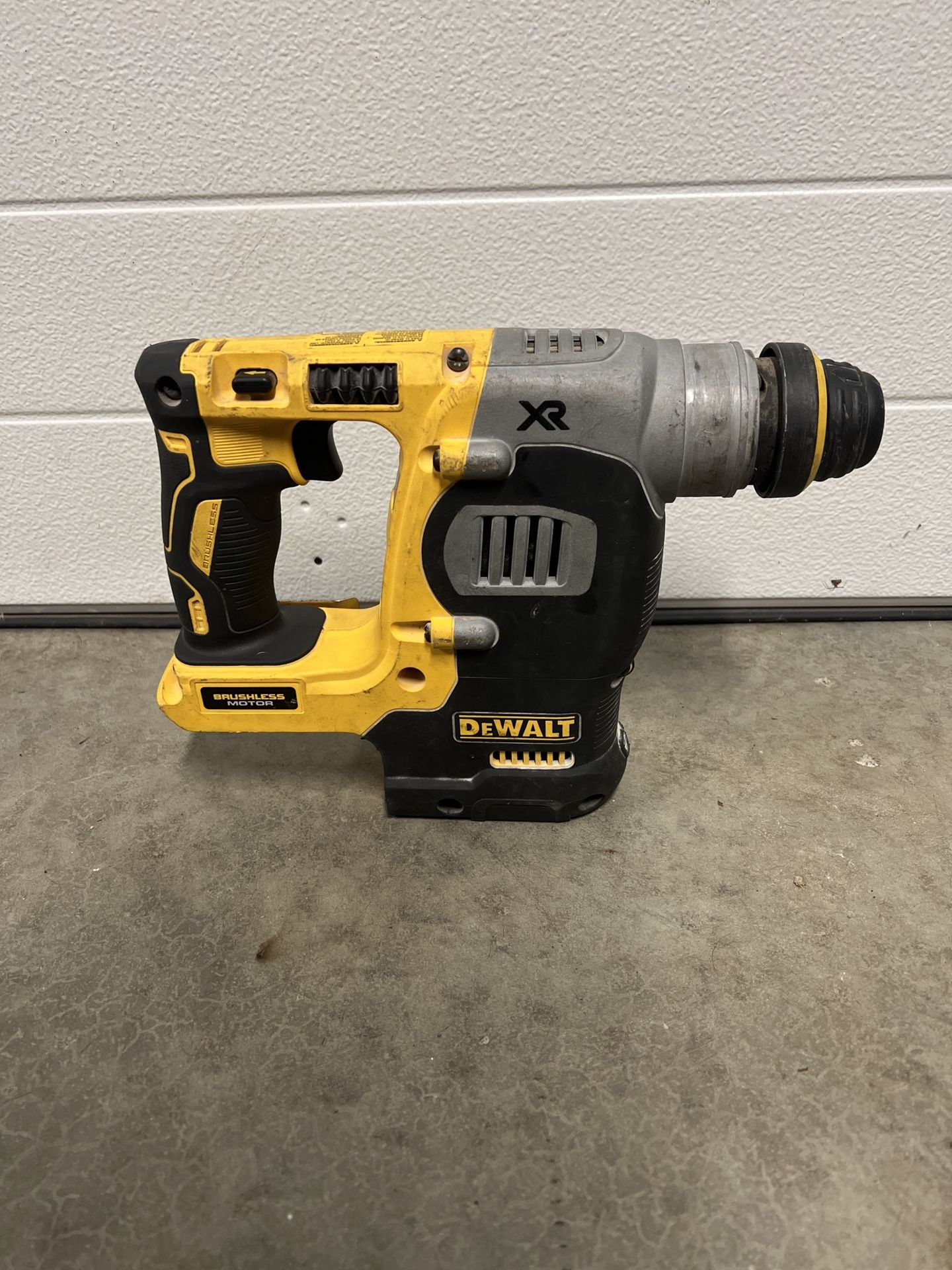 Dewalt Roto Hammer Read Listing For More Details