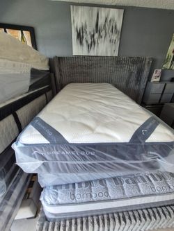 NEW  TWIN DREAMCLOUD MATTRESS 12"THICK